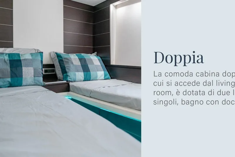  Yacht Photos Pics Twin cabin with two single beds on a 2007 Azimut 68S yacht, featuring modern decor.