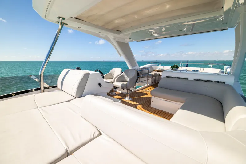 Dreams Yacht Photos Pics Luxurious 2021 Sunseeker Manhattan 55 yacht with spacious deck and ocean view.
