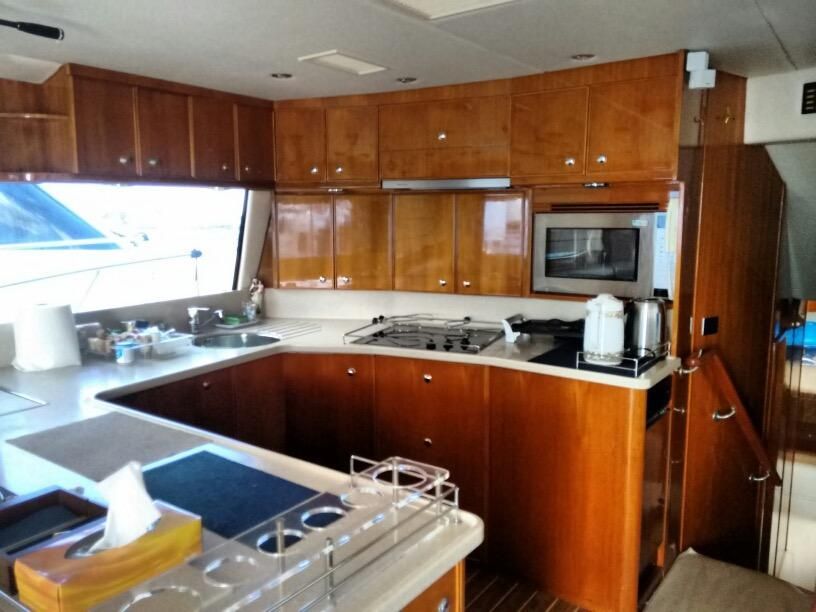 2004 Riviera 64 