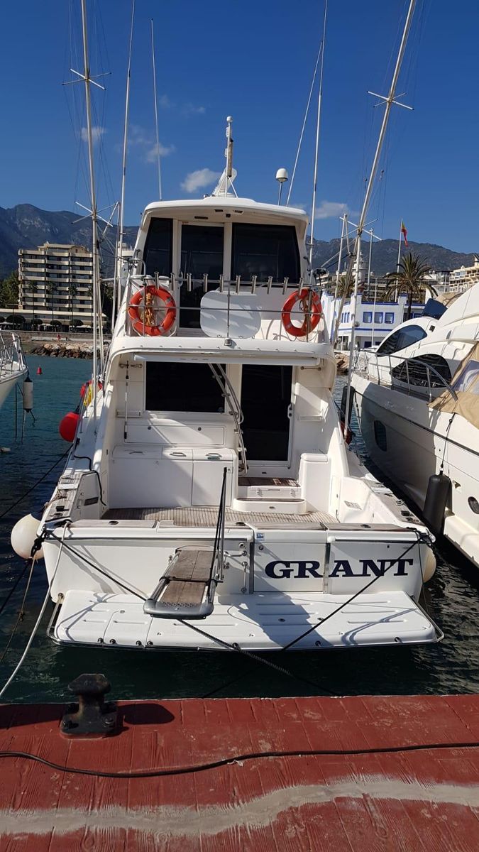 2004 Riviera 64 