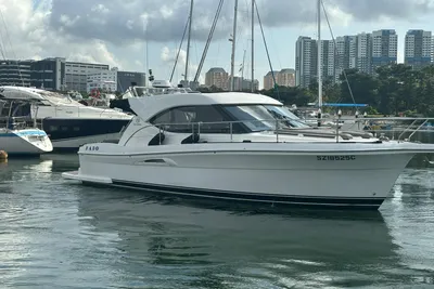 Riviera 3600 Sport Yacht