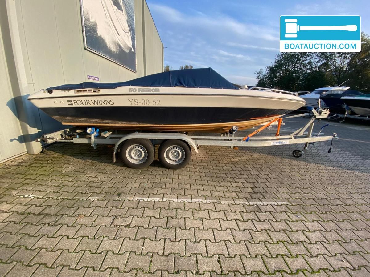 1990 Four Winns 170 Freedom