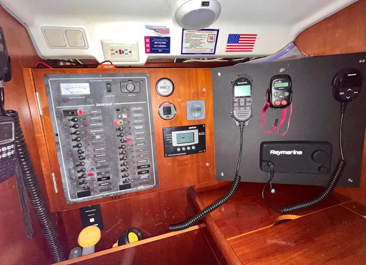 Abra Cadabra Yacht Photos Pics Control panel of a 2004 Beneteau Oceanis 423 sailboat with navigation equipment.