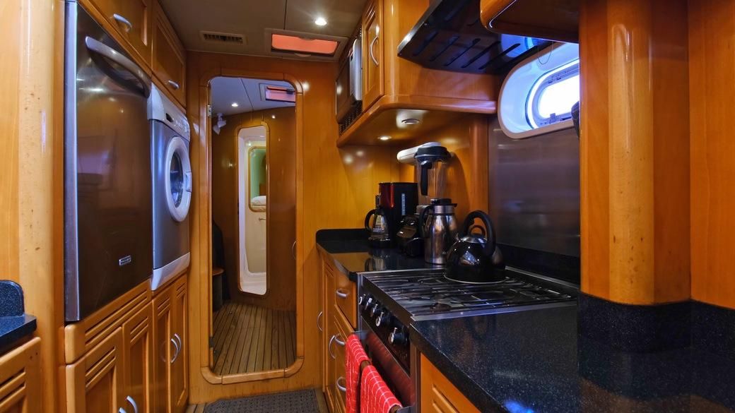 2004 Leopard 62 