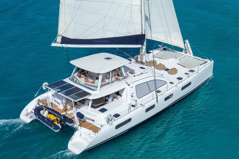  Yacht Photos Pics 2004 Leopard 62 For Sale