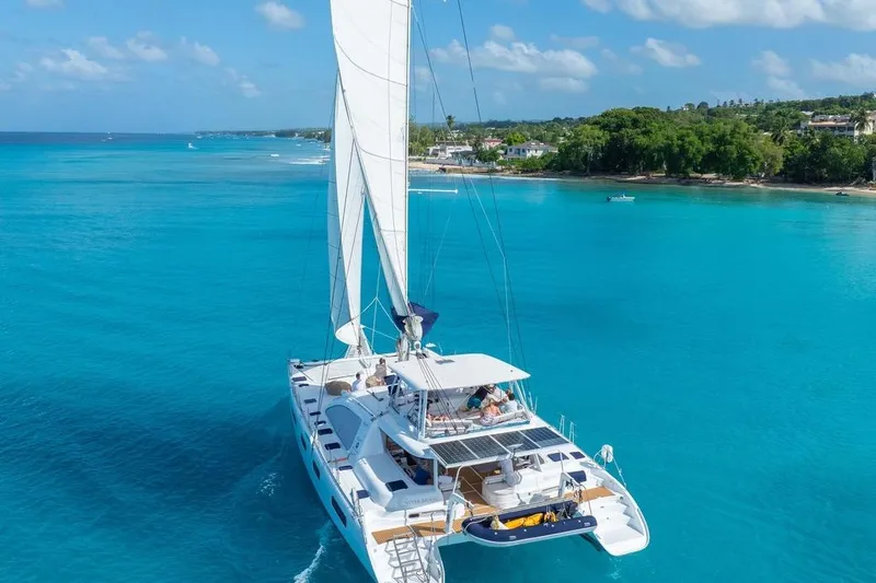  Yacht Photos Pics 2004 Leopard 62 For Sale