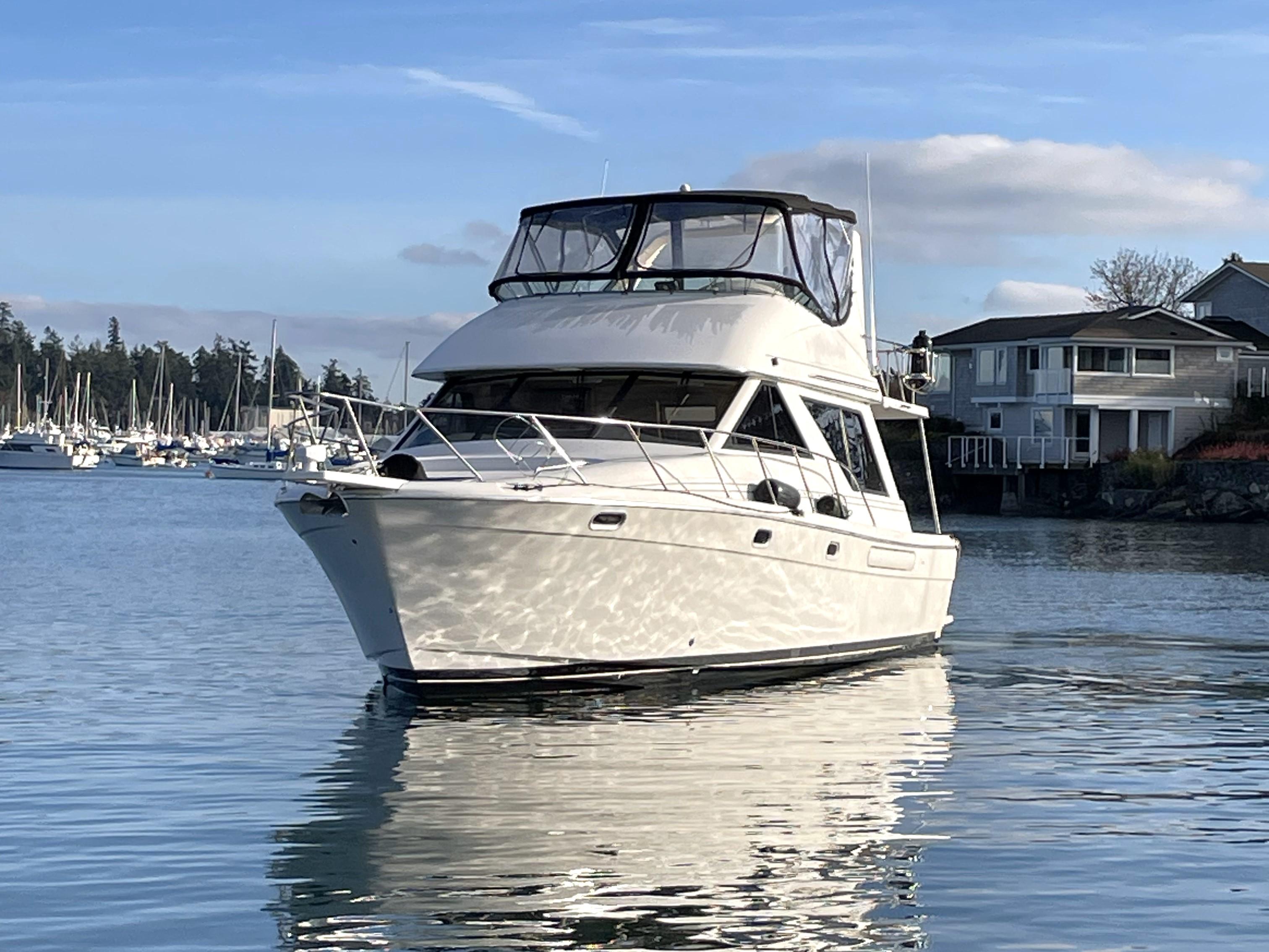 1995 Bayliner 3988 Command Bridge Cruiser for sale - YachtWorld