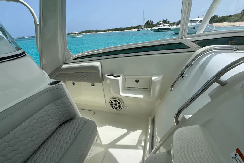  Yacht Photos Pics Interior of a 2009 Hydra-Sports 3500 VX boat with seating and ocean view.