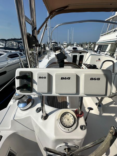 2012 Hunter 45 Deck Salon