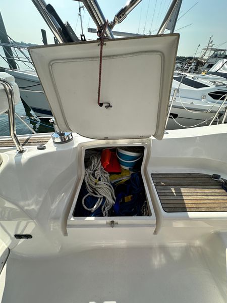 2012 Hunter 45 Deck Salon