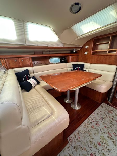 2012 Hunter 45 Deck Salon