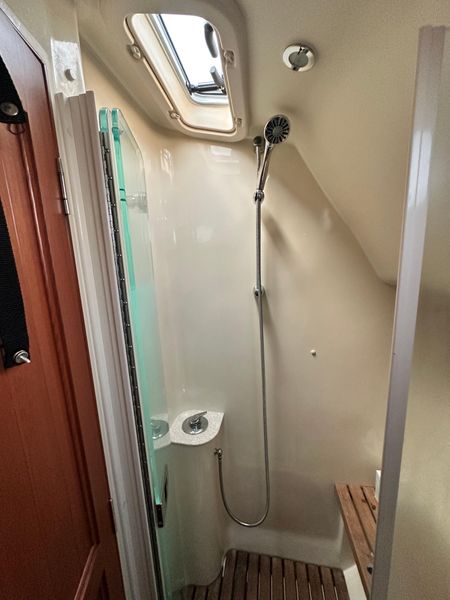 2012 Hunter 45 Deck Salon