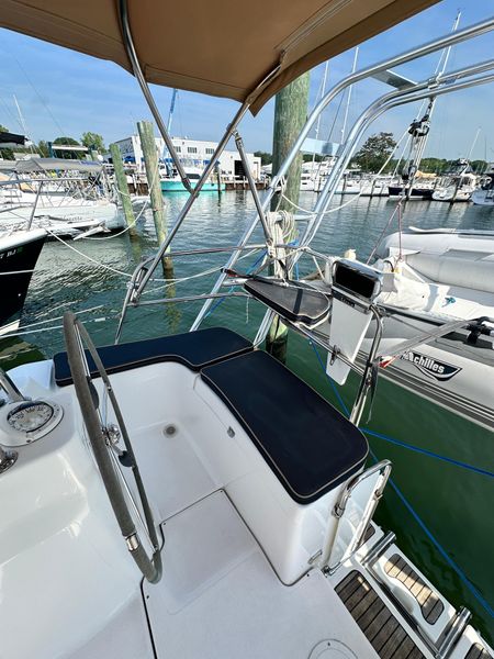 2012 Hunter 45 Deck Salon