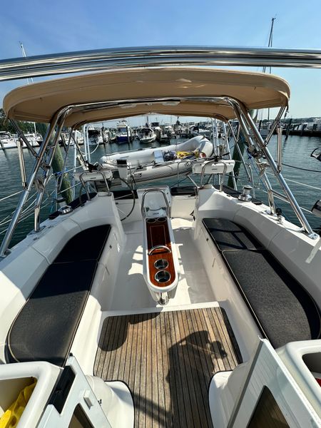 2012 Hunter 45 Deck Salon