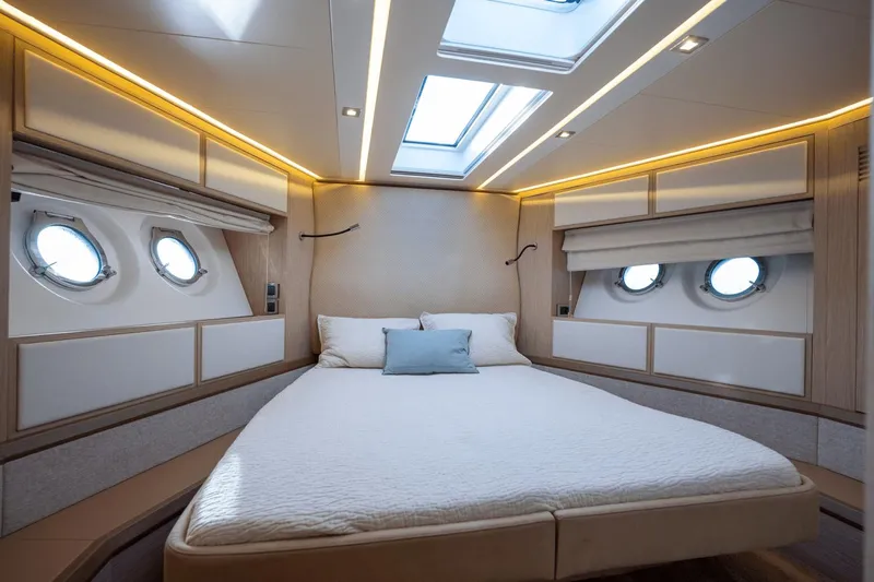 Sweet Avenue Yacht Photos Pics 