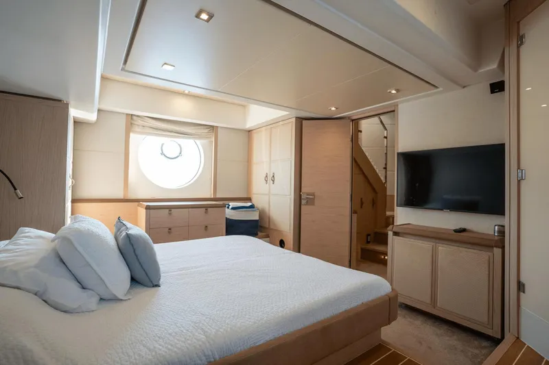 Sweet Avenue Yacht Photos Pics 