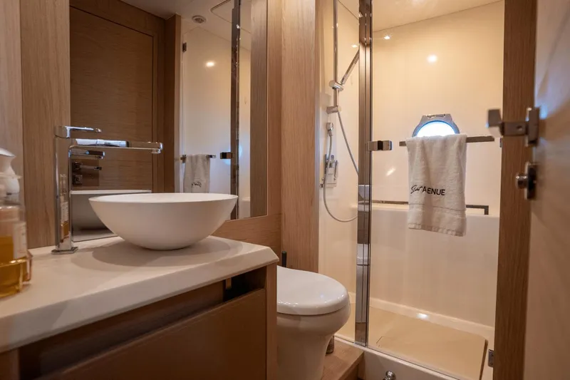 Sweet Avenue Yacht Photos Pics 