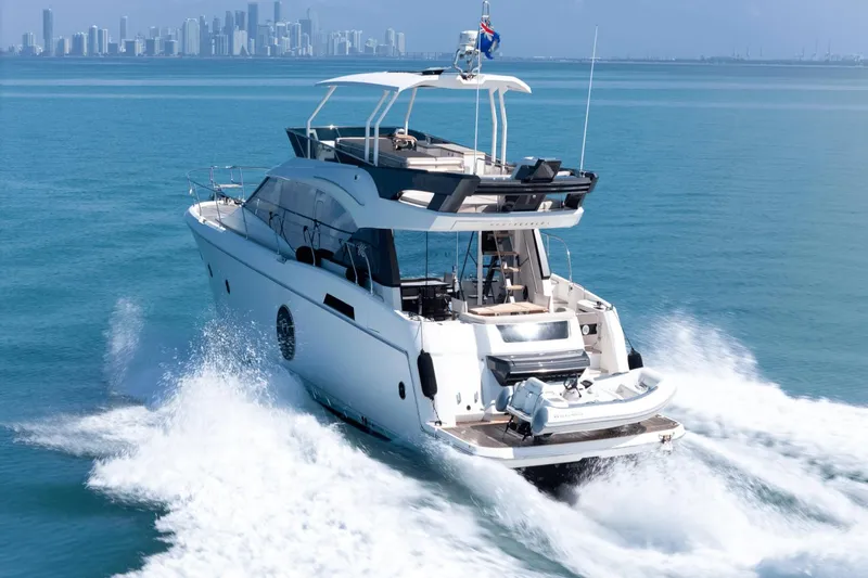 Sweet Avenue Yacht Photos Pics 