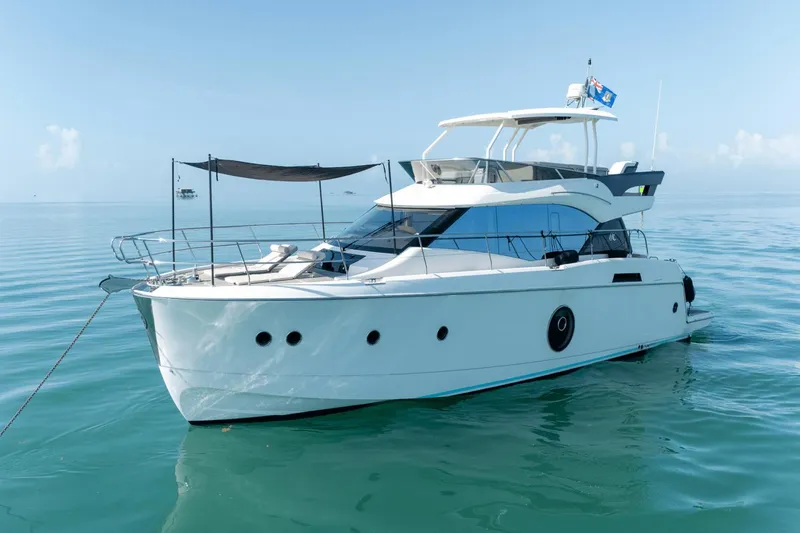 Sweet Avenue Yacht Photos Pics 