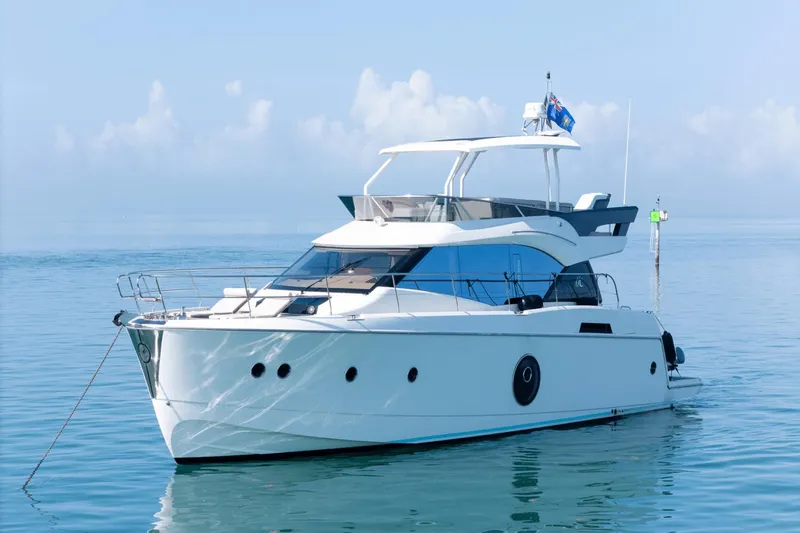 Sweet Avenue Yacht Photos Pics 