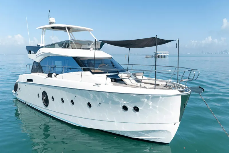 Sweet Avenue Yacht Photos Pics 