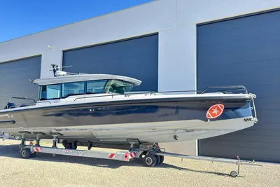 2022 Axopar 37 XC Cross Cabin