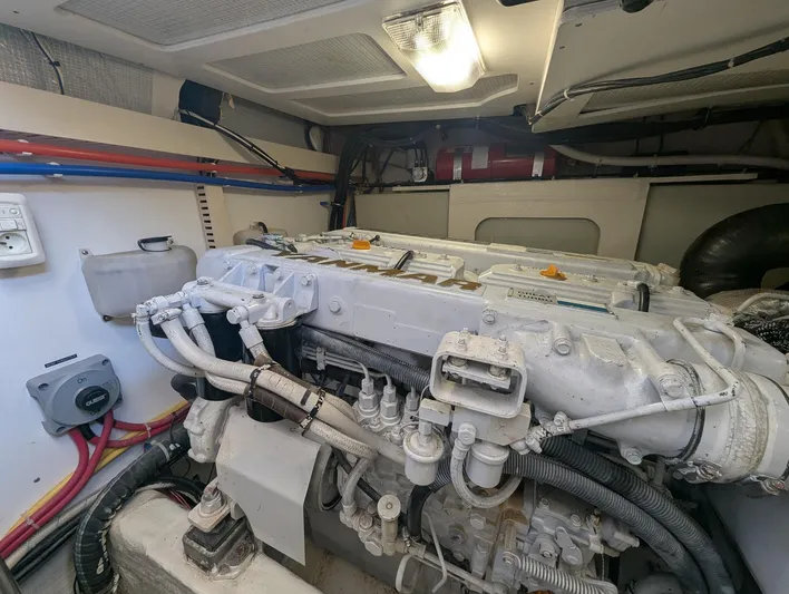 Mayero Yacht Photos Pics Sabre 42 Expressengine detail