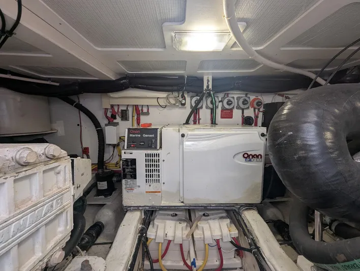 Mayero Yacht Photos Pics Sabre 42 Express engine room detail