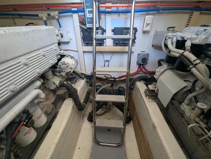 Mayero Yacht Photos Pics Sabre 42 Express engine room