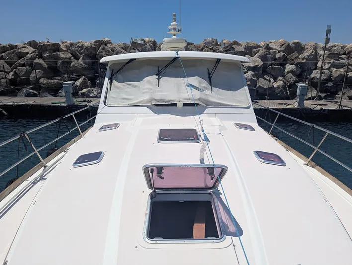 Mayero Yacht Photos Pics Sabre 42 Express bow deck