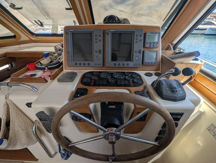 Mayero Yacht Photos Pics Sabre 42 Express helm