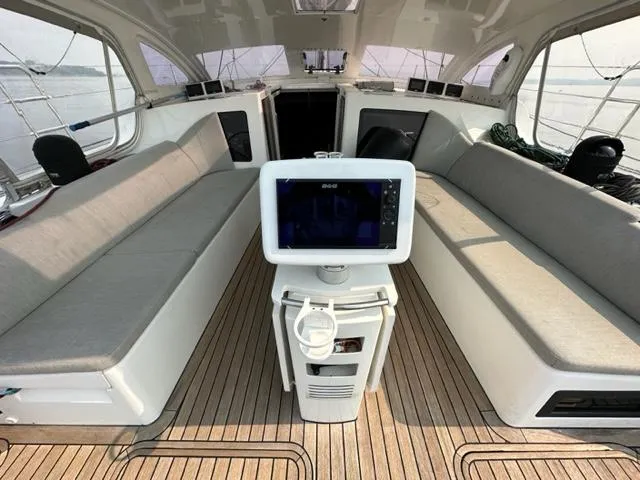 Kiwi Spirit II Yacht Photos Pics Cockpit GPS