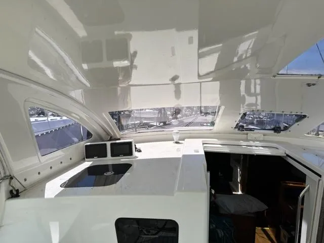 Kiwi Spirit II Yacht Photos Pics Hard Dodger