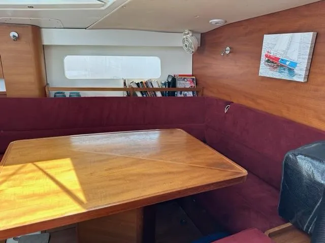 Kiwi Spirit II Yacht Photos Pics Salon Table