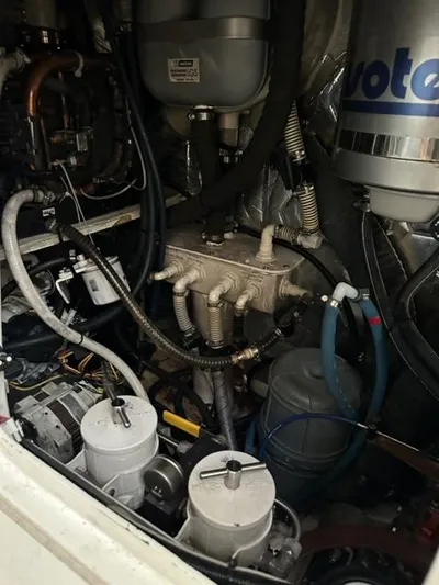 Kiwi Spirit II Yacht Photos Pics Engine Compartment