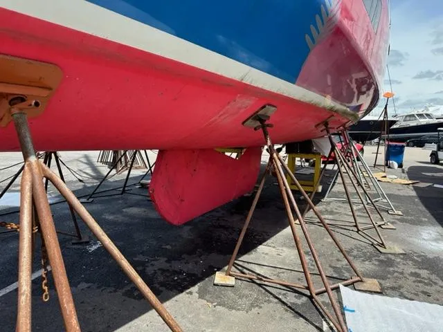 Kiwi Spirit II Yacht Photos Pics Keel