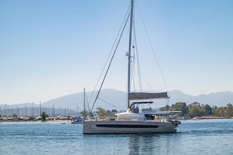 Cinders Yacht Photos Pics 