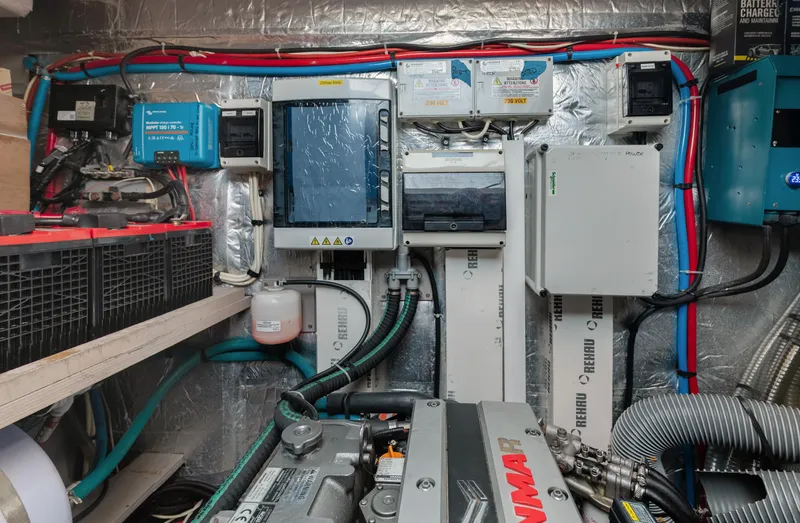 Cinders Yacht Photos Pics 