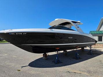 Sea Ray SLX 350 OB