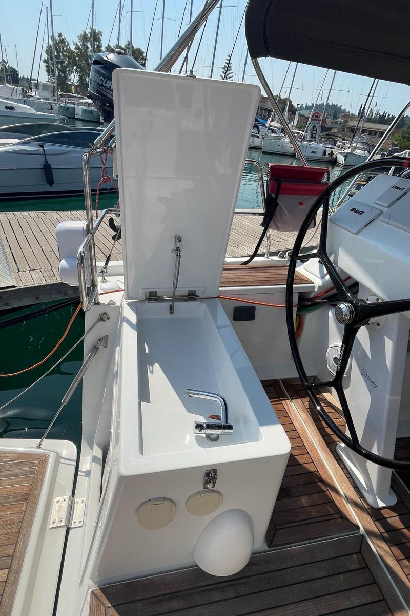 2017 Hanse 45 