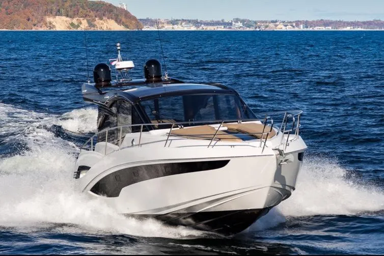  Yacht Photos Pics Manufacturer Provided Image