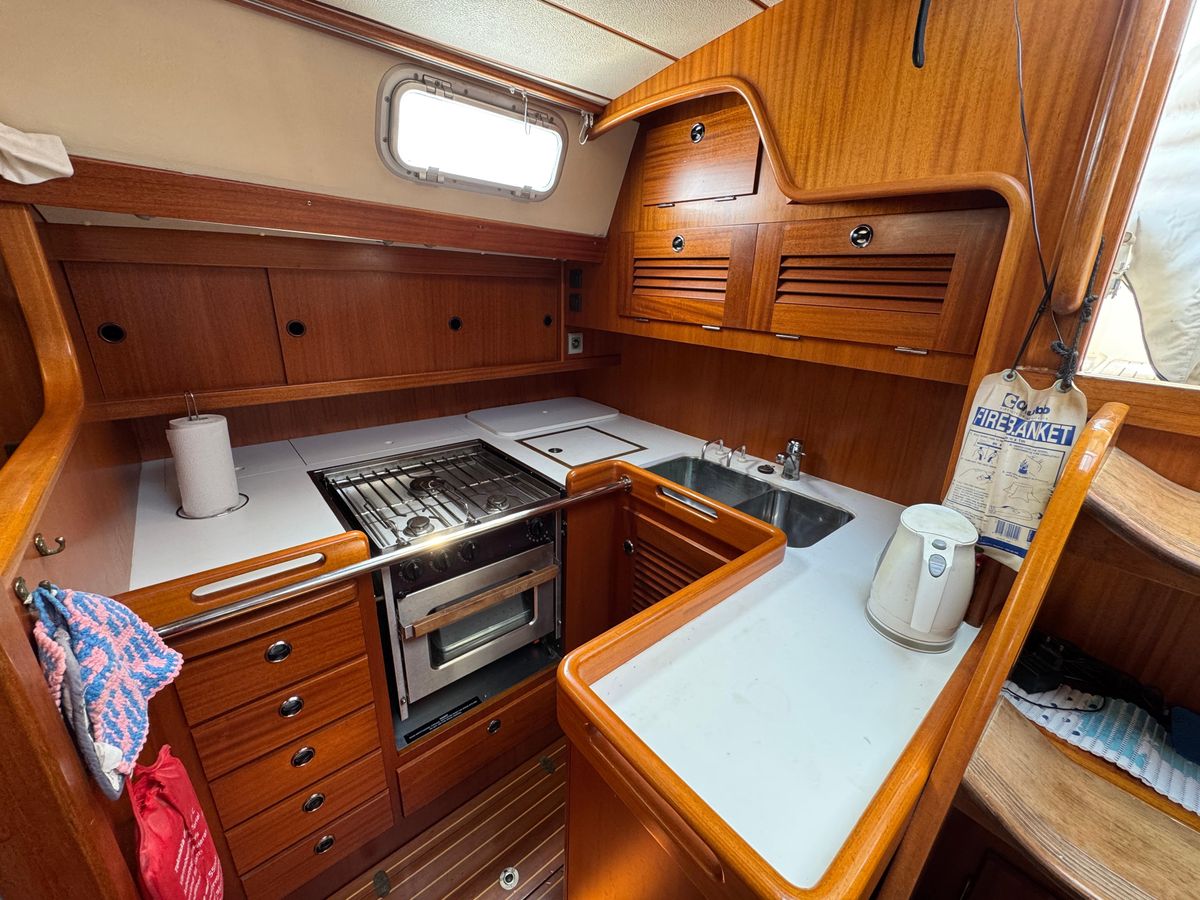 2004 Hallberg-Rassy 48 
