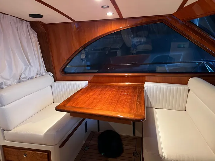Texas Yacht Photos Pics San Juan 40 FB dinette
