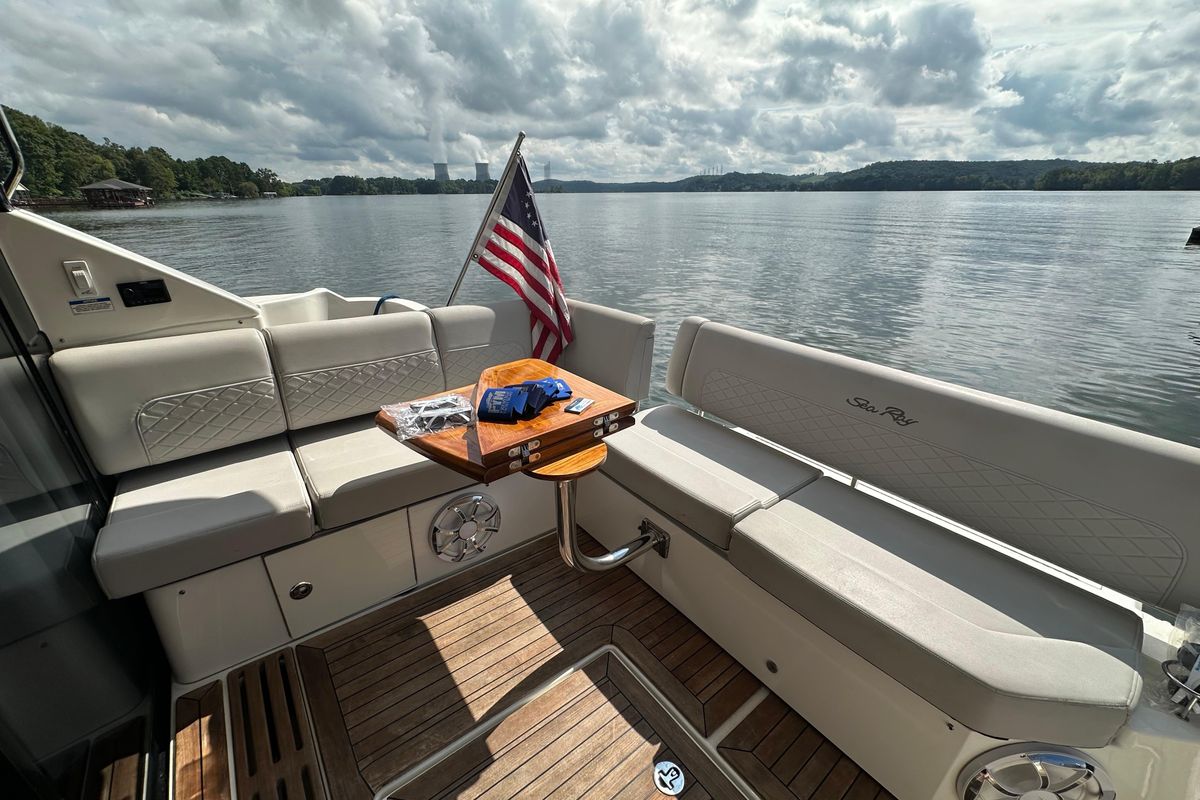 2017 Sea Ray 46 
