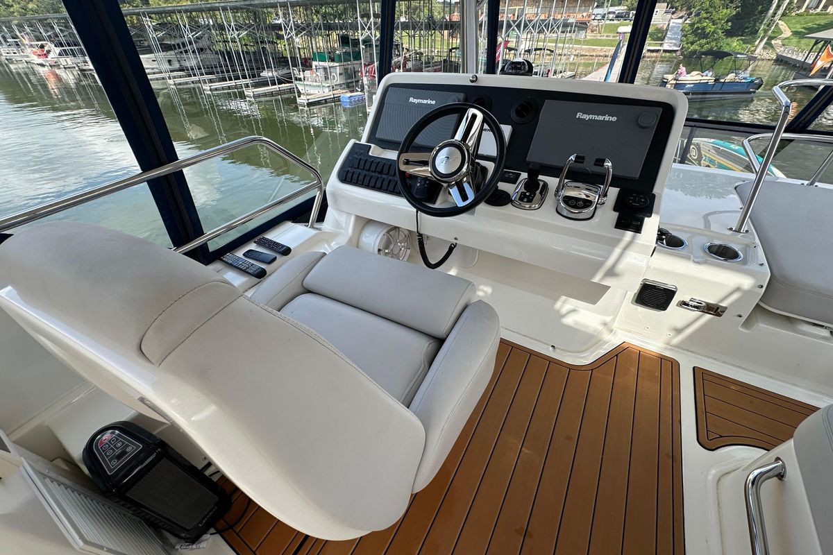 2017 Sea Ray 46 