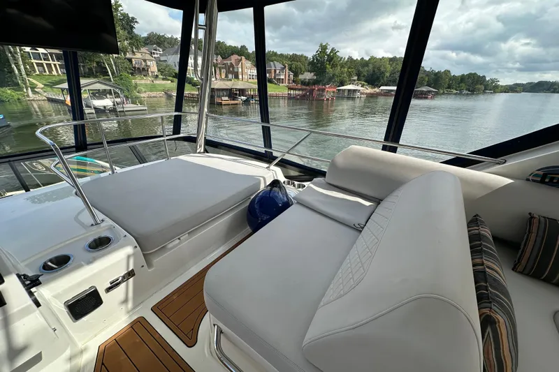  Yacht Photos Pics Luxurious 2017 Sea Ray Fly 460 yacht interior with scenic lake view.