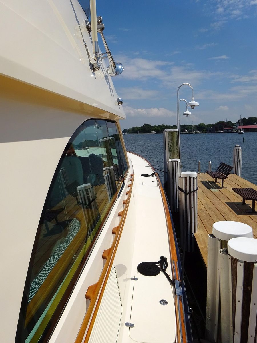 2006 Hinckley 55 