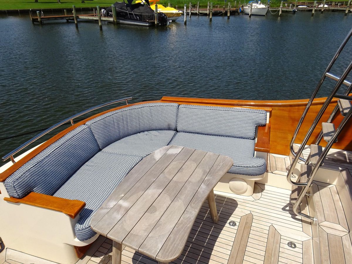 2006 Hinckley 55 