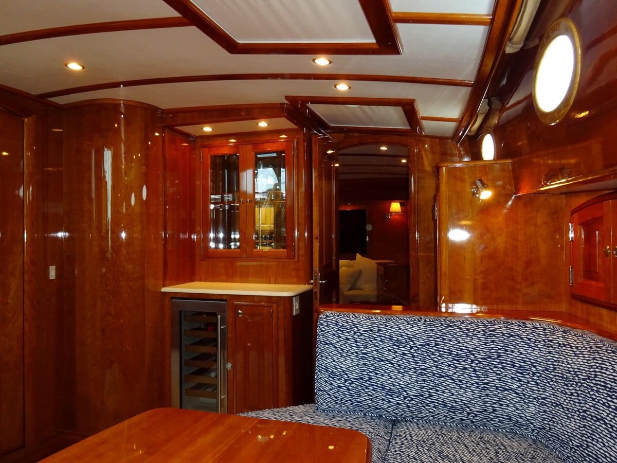2006 Hinckley 55 