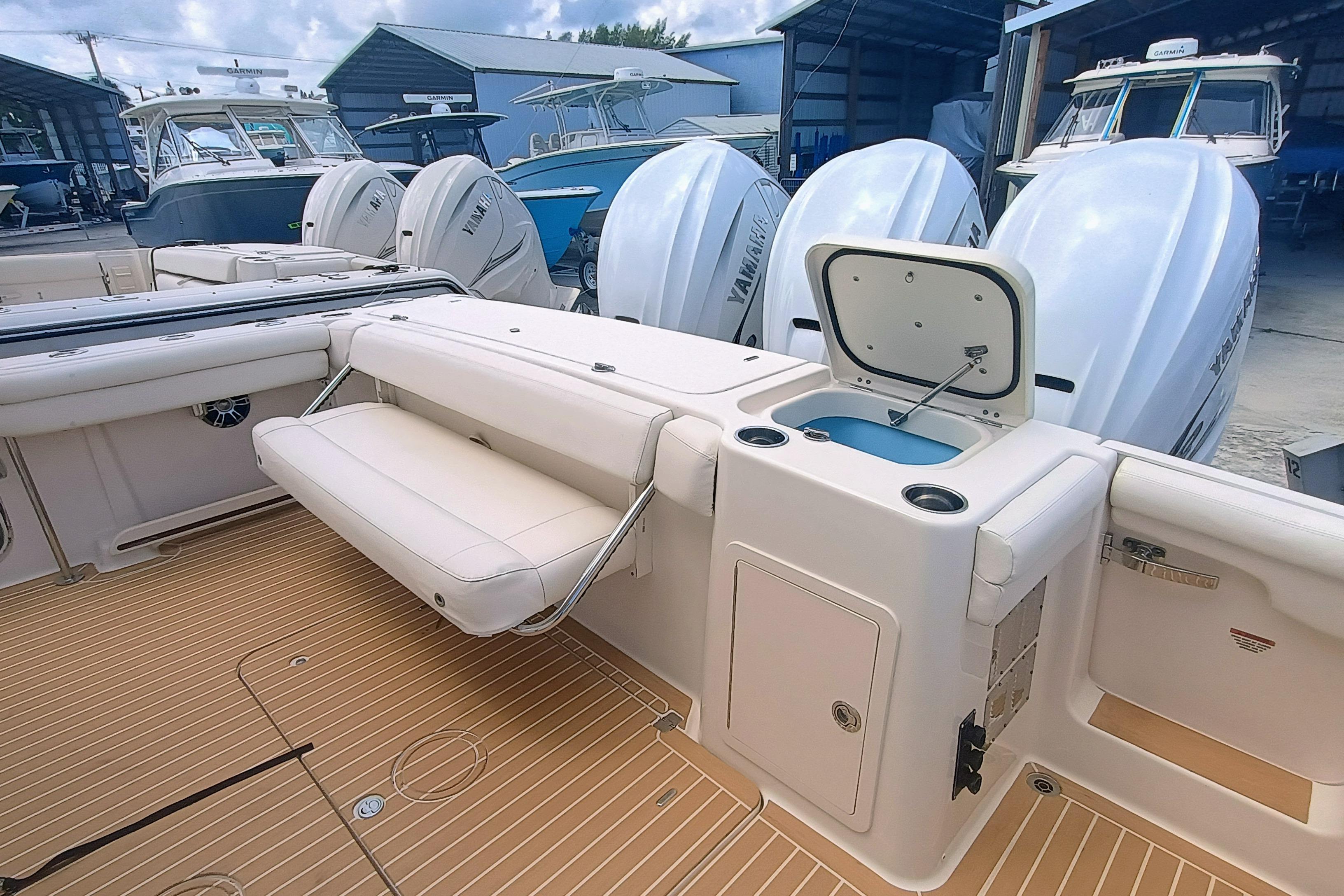 2021 Grady-White Freedom 375 - Image 8